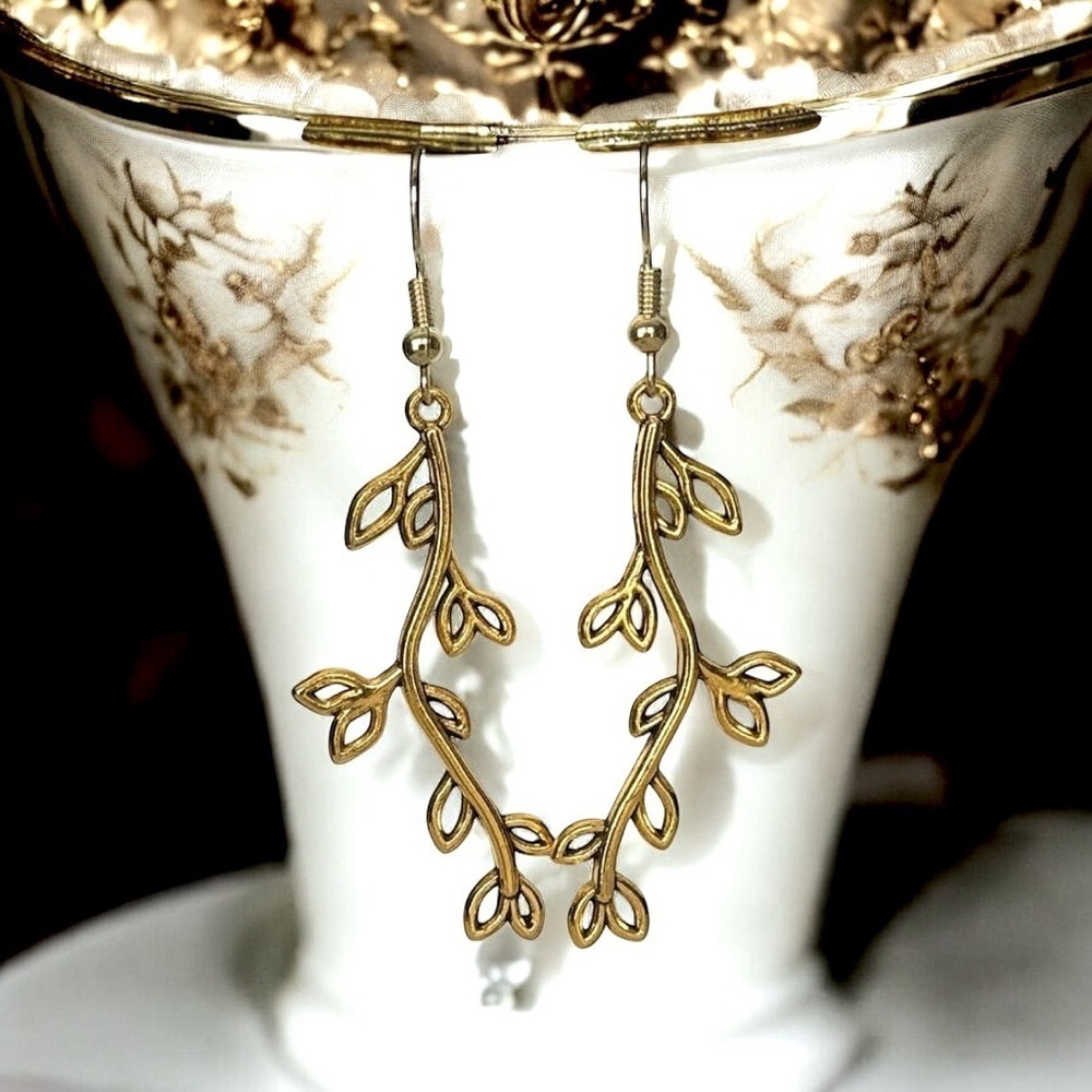 5 For $25💫Golden Branch Dangles Earrings